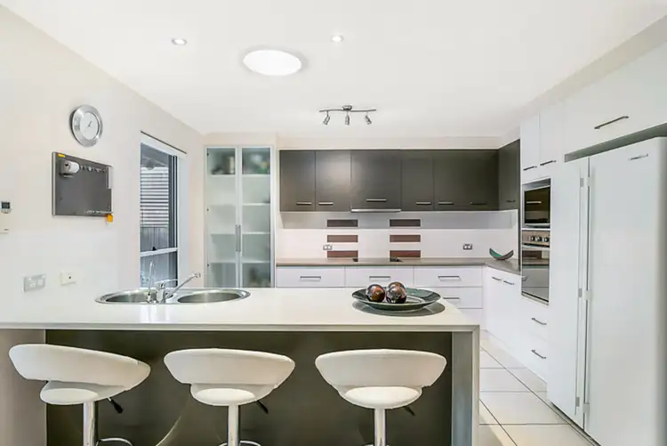 Third view of Homely unit listing, 2/458 Mackenzie Street, Middle Ridge QLD 4350