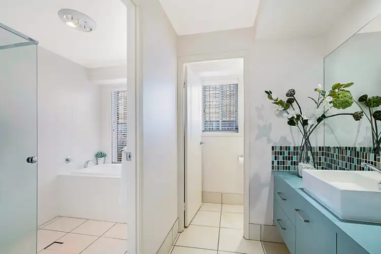 Sixth view of Homely unit listing, 2/458 Mackenzie Street, Middle Ridge QLD 4350