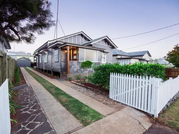 132 Stuart Street, Mount Lofty QLD 4350