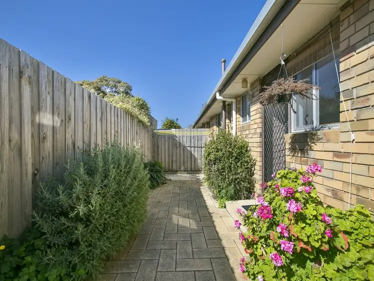 Fifth view of Homely unit listing, 4/20 Beatty Parade, Mornington VIC 3931