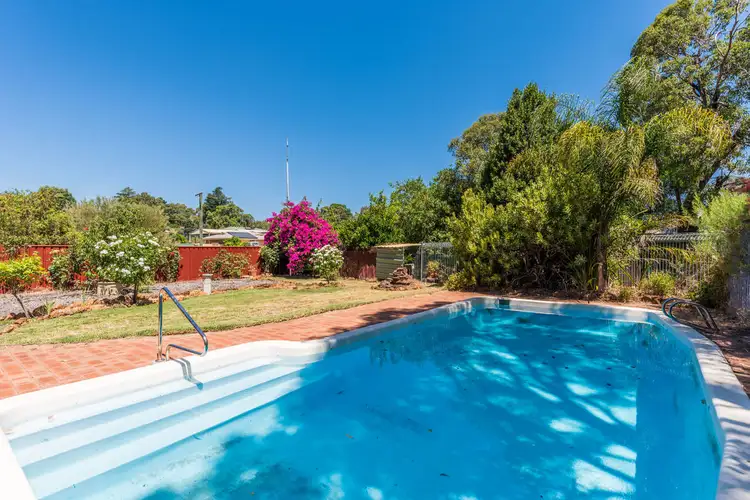 2 Glen Avon Street, Lesmurdie WA 6076