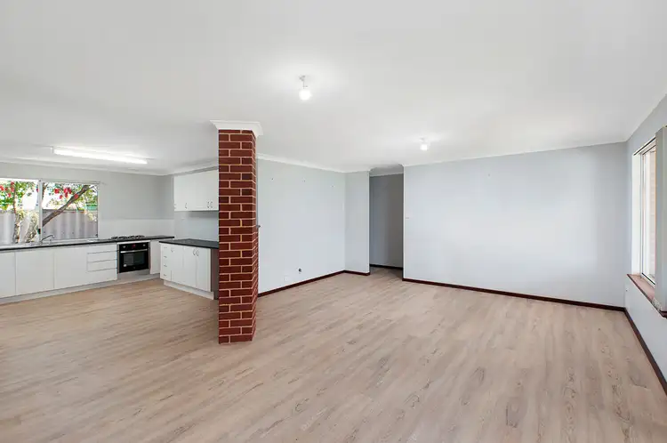 Fifth view of Homely house listing, 4 Lorikeet Loop, Broadwater WA 6280