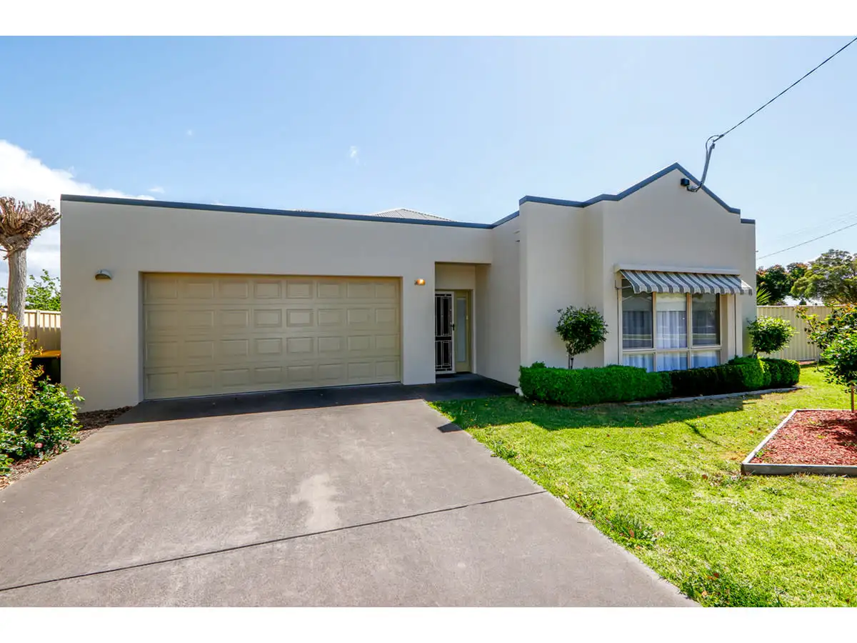 Main view of Homely house listing, 1/19 Topping Street, Sale VIC 3850