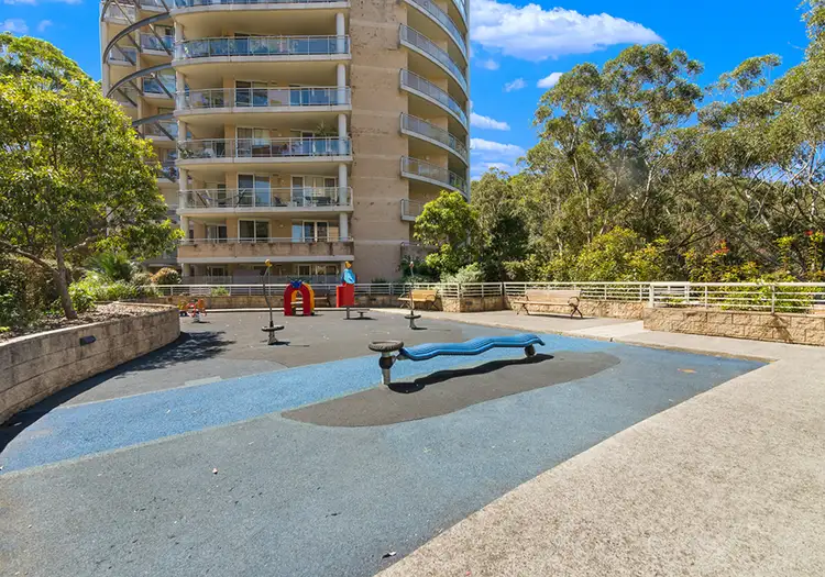345/80 John Whiteway Drive, Gosford NSW 2250