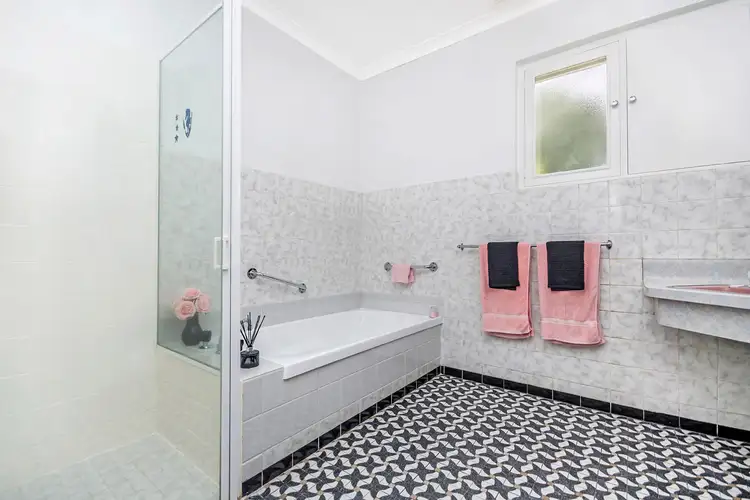 Fourth view of Homely house listing, 21 Leahy Street, Hamilton VIC 3300