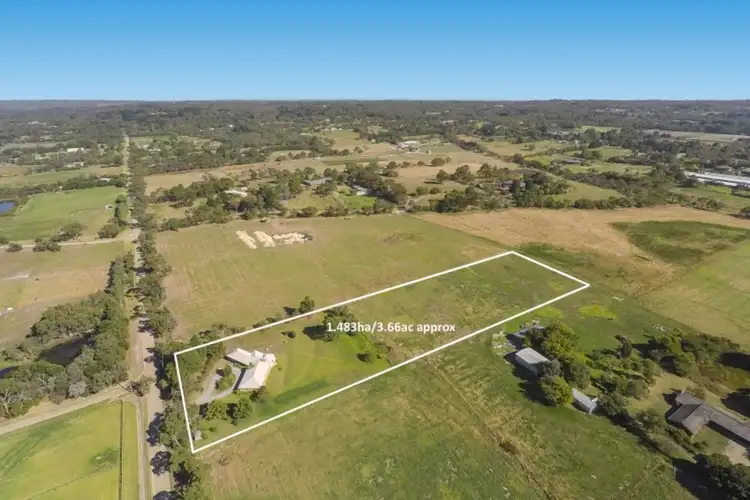 215 Victoria Road, Pearcedale VIC 3912