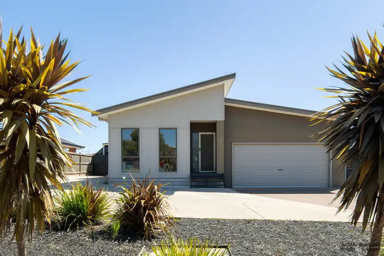 40 Seagrove Way, Cowes VIC 3922