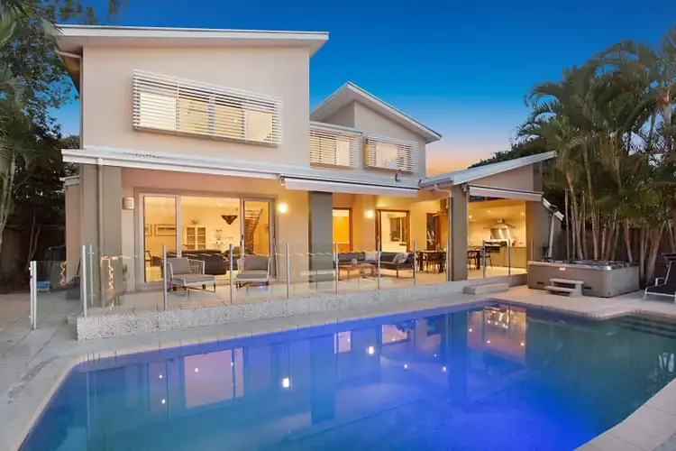 1 Allambi Avenue, Broadbeach Waters QLD 4218