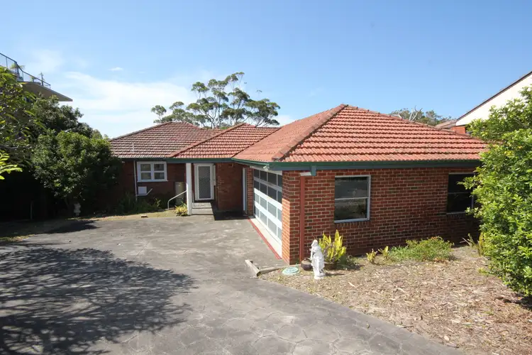 10 Thurlow Avenue, Nelson Bay NSW 2315