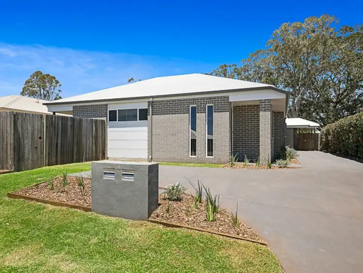 1 & 2/14 Sanctuary Drive, Cranley QLD 4350