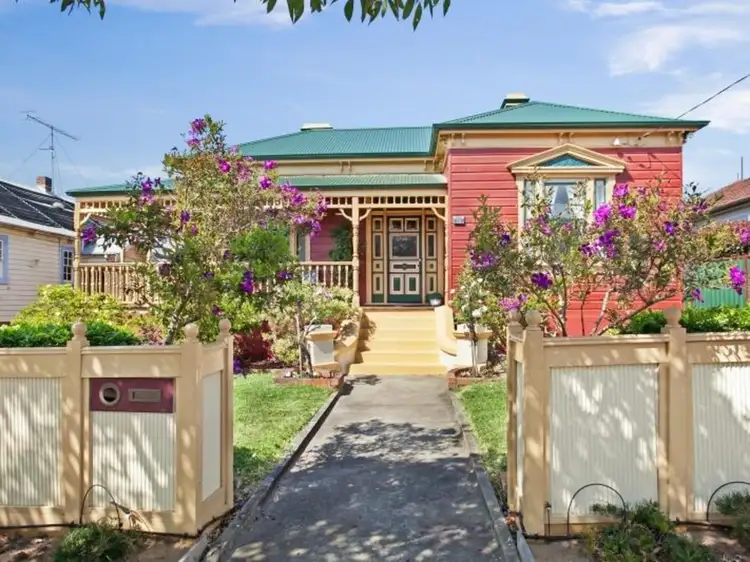 18 High Street, Waratah NSW 2298