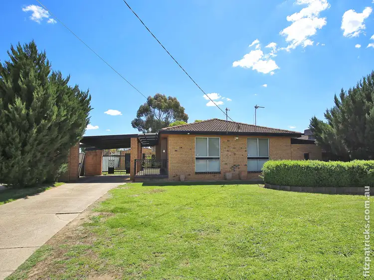 6 Huron Crescent, Lake Albert NSW 2650