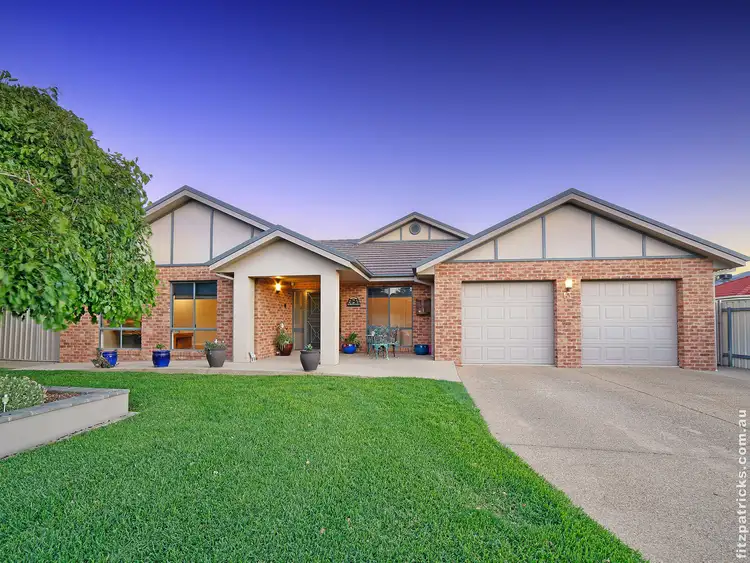 13 Coventry Place, Lake Albert NSW 2650