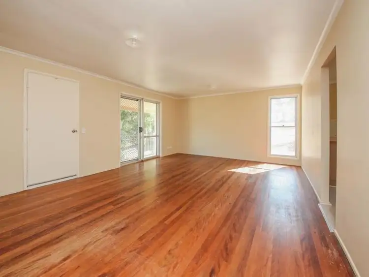 Second view of Homely house listing, 10 Bradford Court, Mansfield QLD 4122