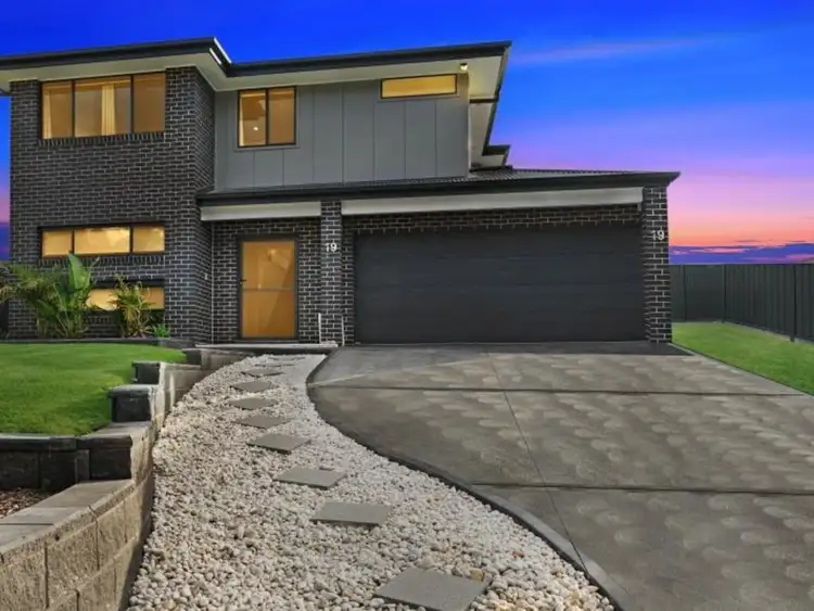 19 Miranda Parade, Cameron Park NSW 2285