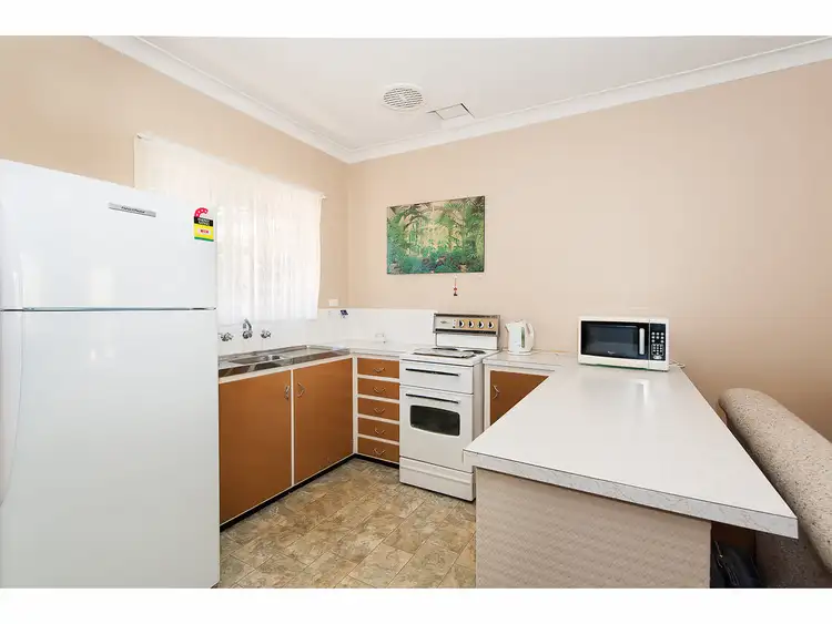 Sixth view of Homely block of units listing, 1-4/487 Mott Street, West Albury NSW 2640