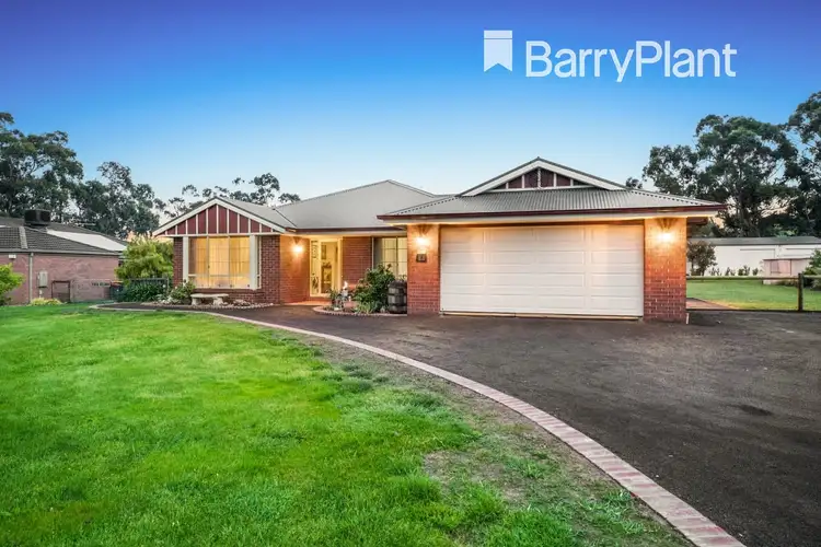 38 Bunjil Drive, Drouin VIC 3818
