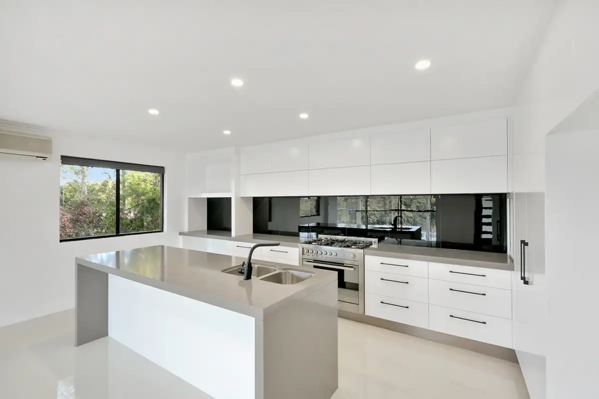 Main view of Homely house listing, 2/16B Lochinvar Court, Highland Park QLD 4211