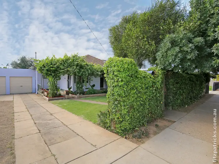 301 Lake Albert Road, Kooringal NSW 2650