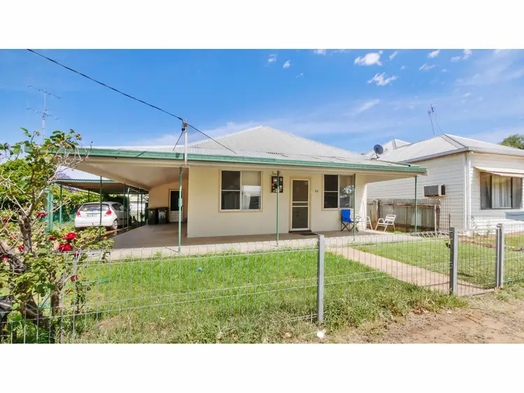 42 Third Avenue, Narromine NSW 2821