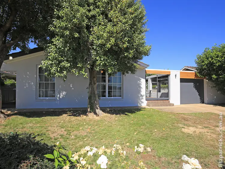 19 Eastlake Drive, Lake Albert NSW 2650