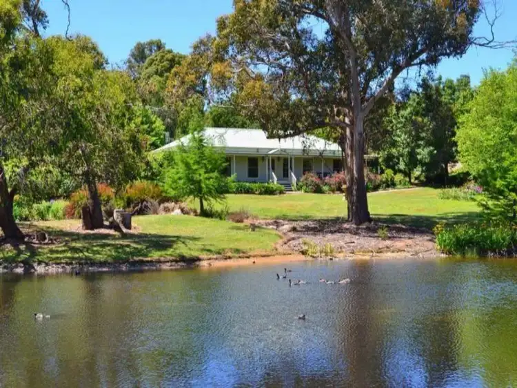 38 Bromfield Drive, Tolmie VIC 3723