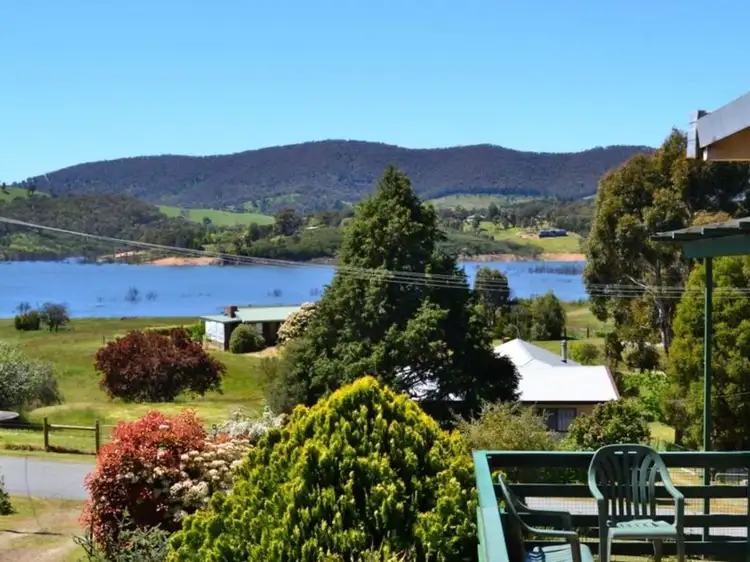 35 Lake Drive, Howqua Inlet VIC 3723
