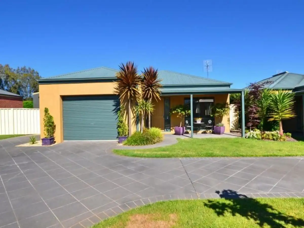 Main view of Homely townhouse listing, 3/32 Stewart Street, Mansfield VIC 3722