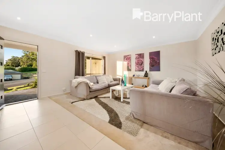 Second view of Homely house listing, 2 Kamanari Court, Drouin VIC 3818