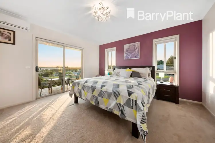 Fifth view of Homely house listing, 2 Kamanari Court, Drouin VIC 3818
