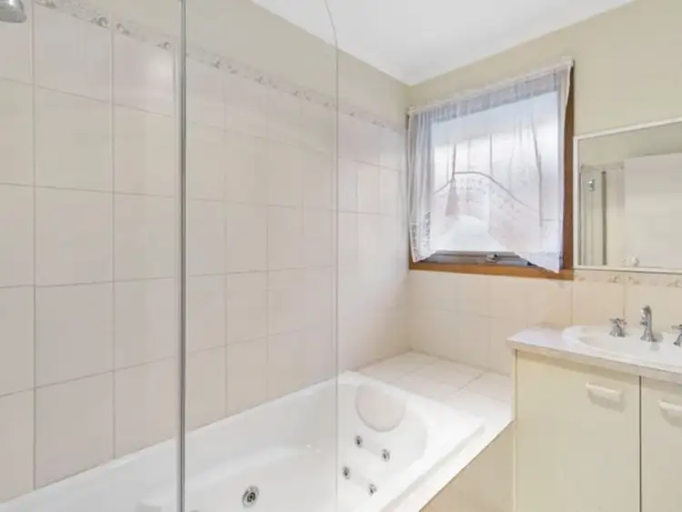 Fifth view of Homely house listing, 15 Belvedere Court, Hampton Park VIC 3976