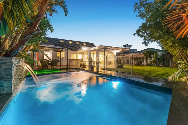 15 Alexander Avenue, Mornington VIC 3931
