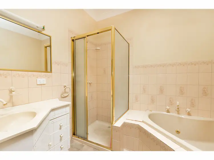 Sixth view of Homely unit listing, 1-2/16 Sauvignon Drive, Corowa NSW 2646