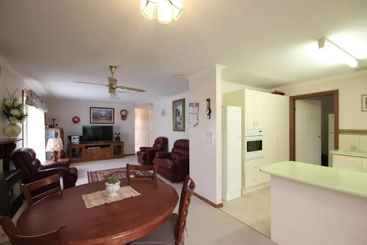 Fifth view of Homely house listing, 8 McKinnon Park, Clare SA 5453
