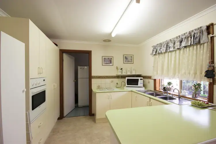 Sixth view of Homely house listing, 8 McKinnon Park, Clare SA 5453