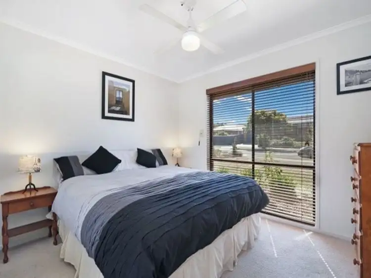 Fifth view of Homely house listing, 1 Constance Court, Narre Warren VIC 3805