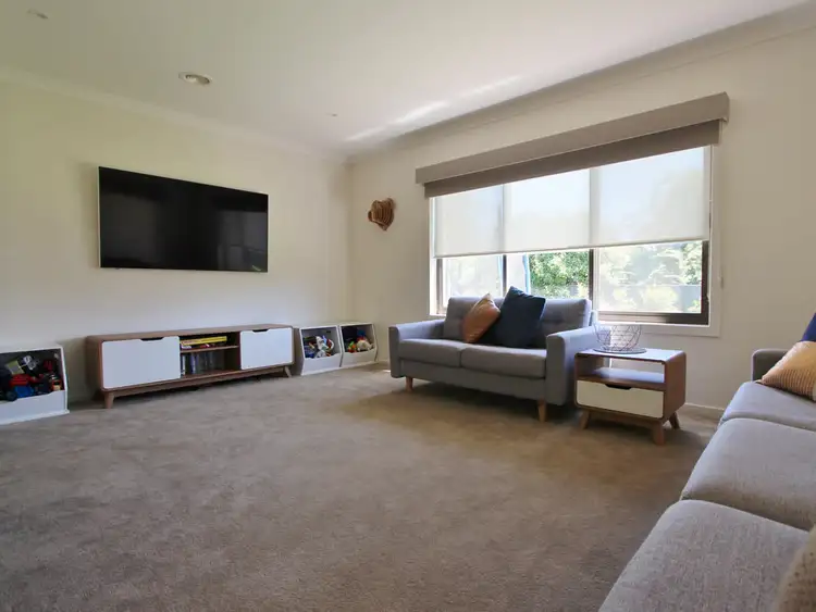 Sixth view of Homely house listing, 4 Bellview Court, Mansfield VIC 3722