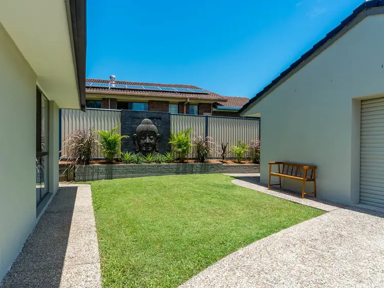 33 Dromana Crescent, Helensvale QLD 4212