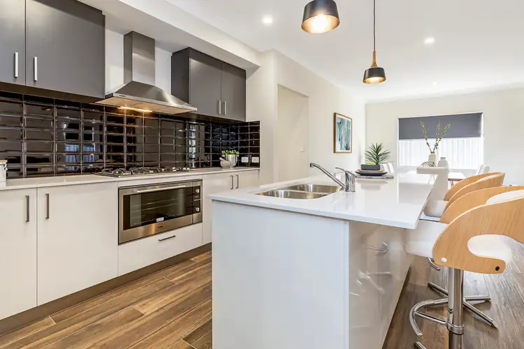 14 Bartley Chase, Aveley WA 6069