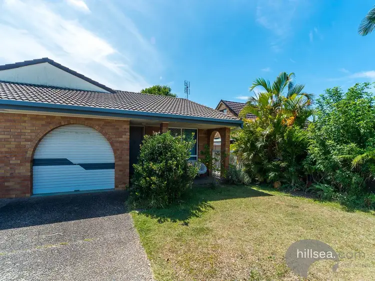 2/4 McWilliam Close, Labrador QLD 4215
