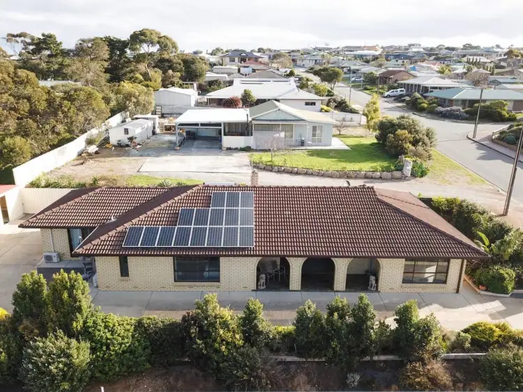 11 Flinders Avenue, Port Lincoln SA 5606