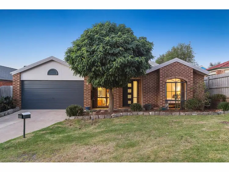 8 Arkley Close, Skye VIC 3977