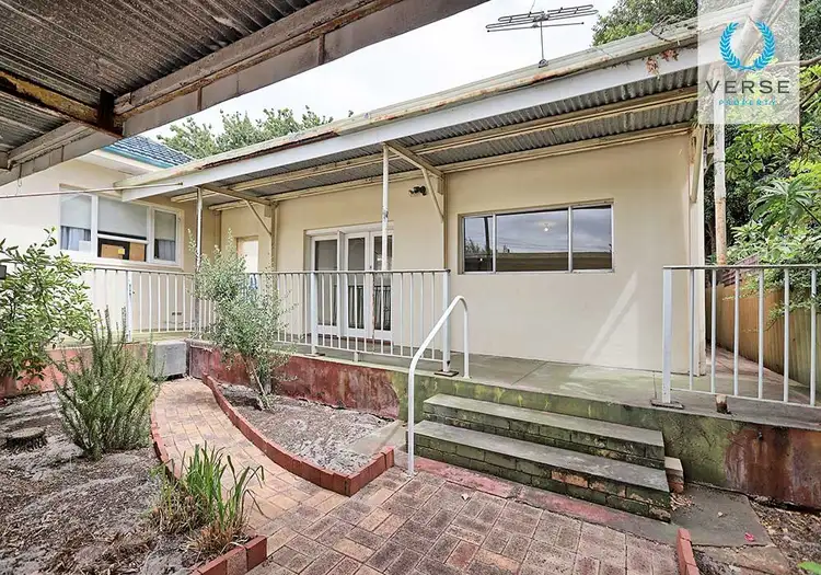 39a Pitt Street, St James WA 6102