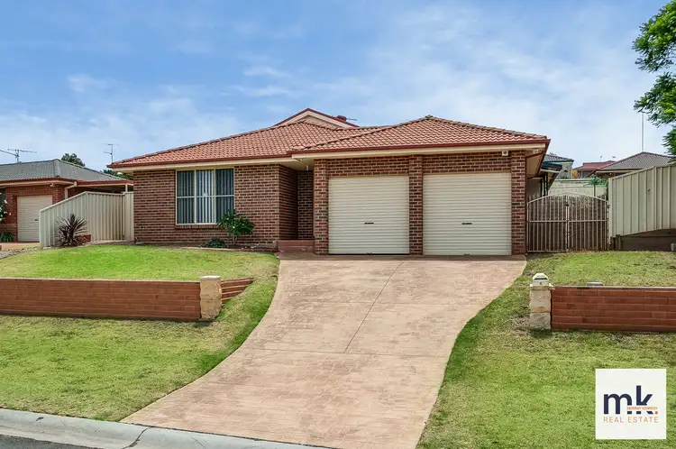 6 Austral Place, St Helens Park NSW 2560