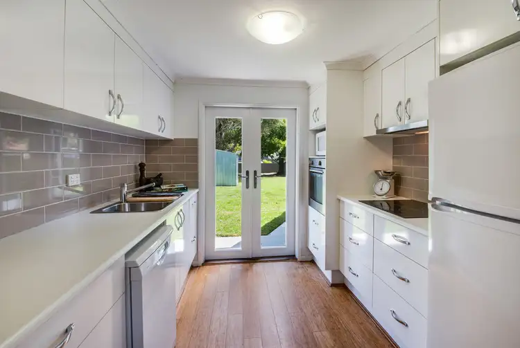 Second view of Homely house listing, 6 Nerissa Road, Erina NSW 2250
