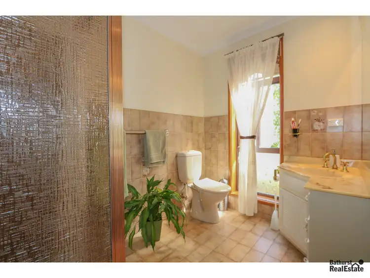 Fourth view of Homely house listing, 8 De Lisle Place, West Bathurst NSW 2795
