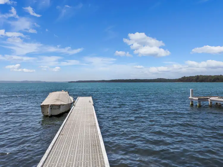 43 Gordon Avenue, Summerland Point NSW 2259