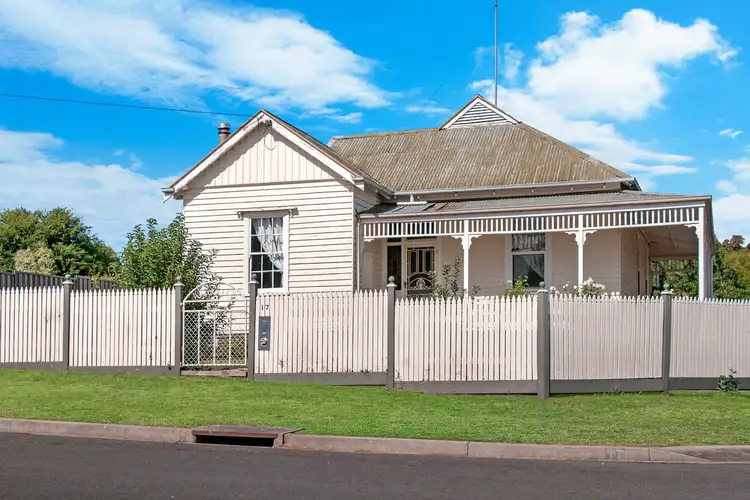 17 Elizabeth Street, Hamilton VIC 3300