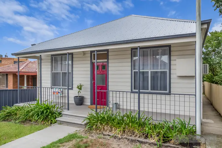 8 Kerr Street, Mayfield NSW 2304