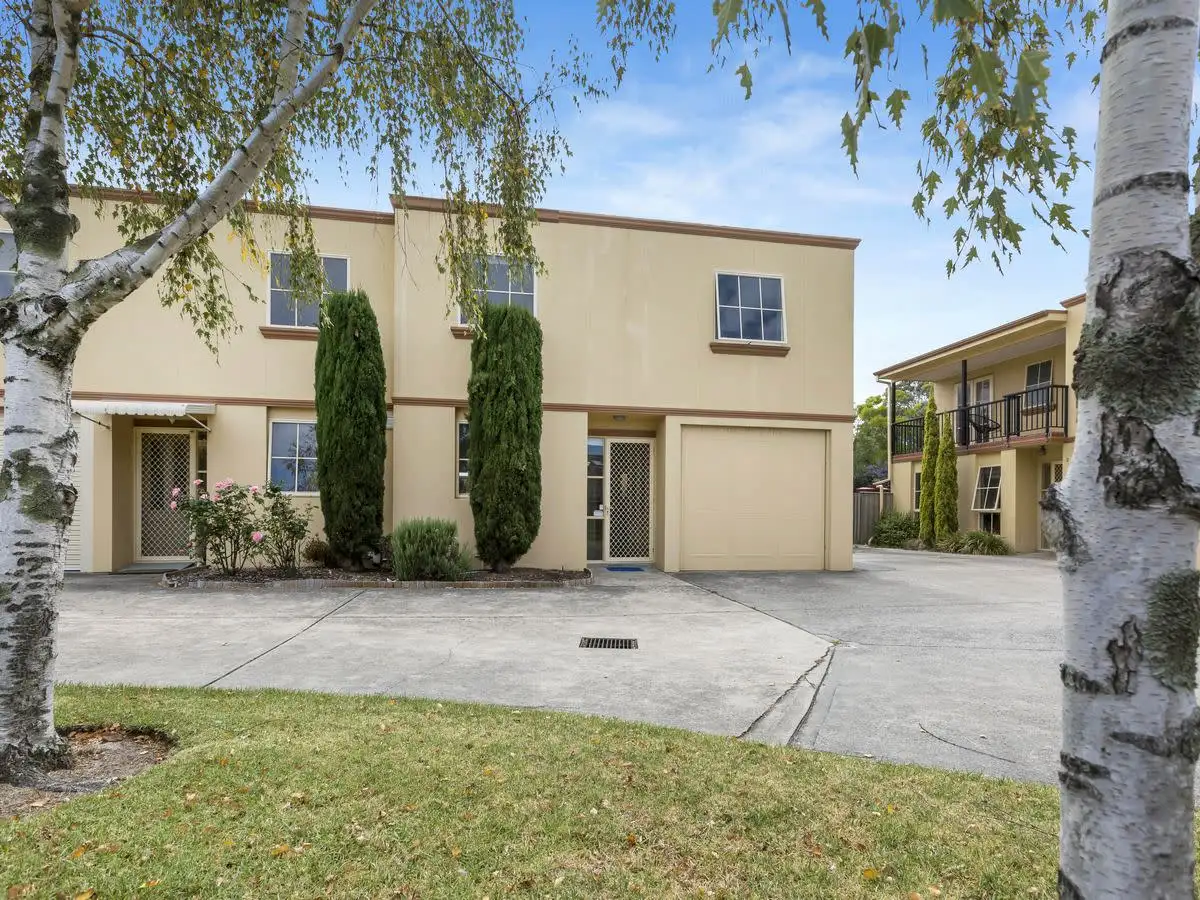 Main view of Homely house listing, 2/6 Elizabeth Street, Mornington VIC 3931